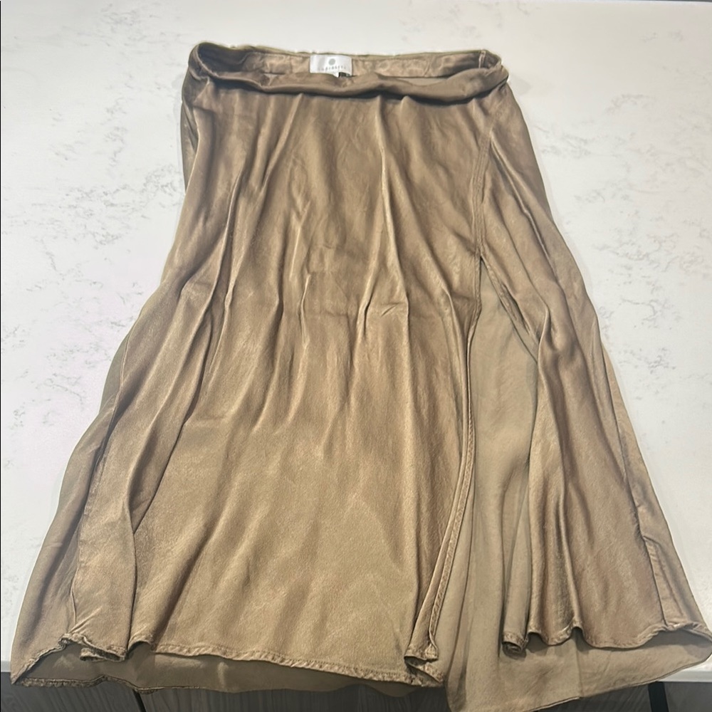 Elegant green silk Skirt